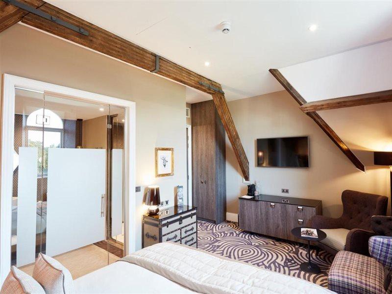 Oddfellows On The Park Cheadle  Exterior photo Suite at the Hotel de la Tour