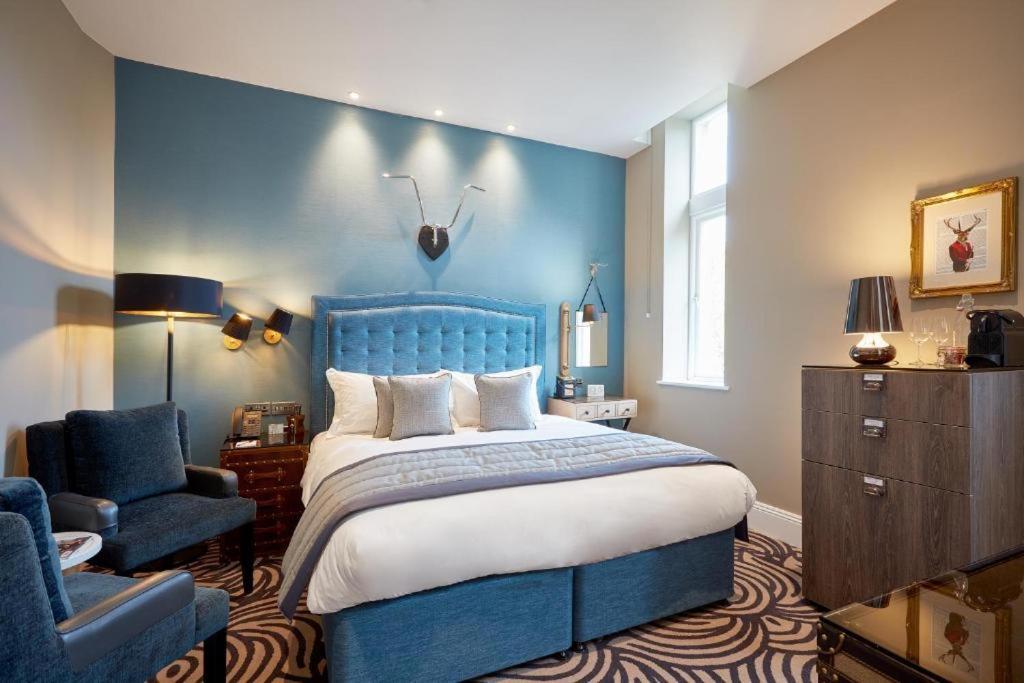 Oddfellows On The Park Cheadle  Room photo A bedroom at The Ivy Collection
